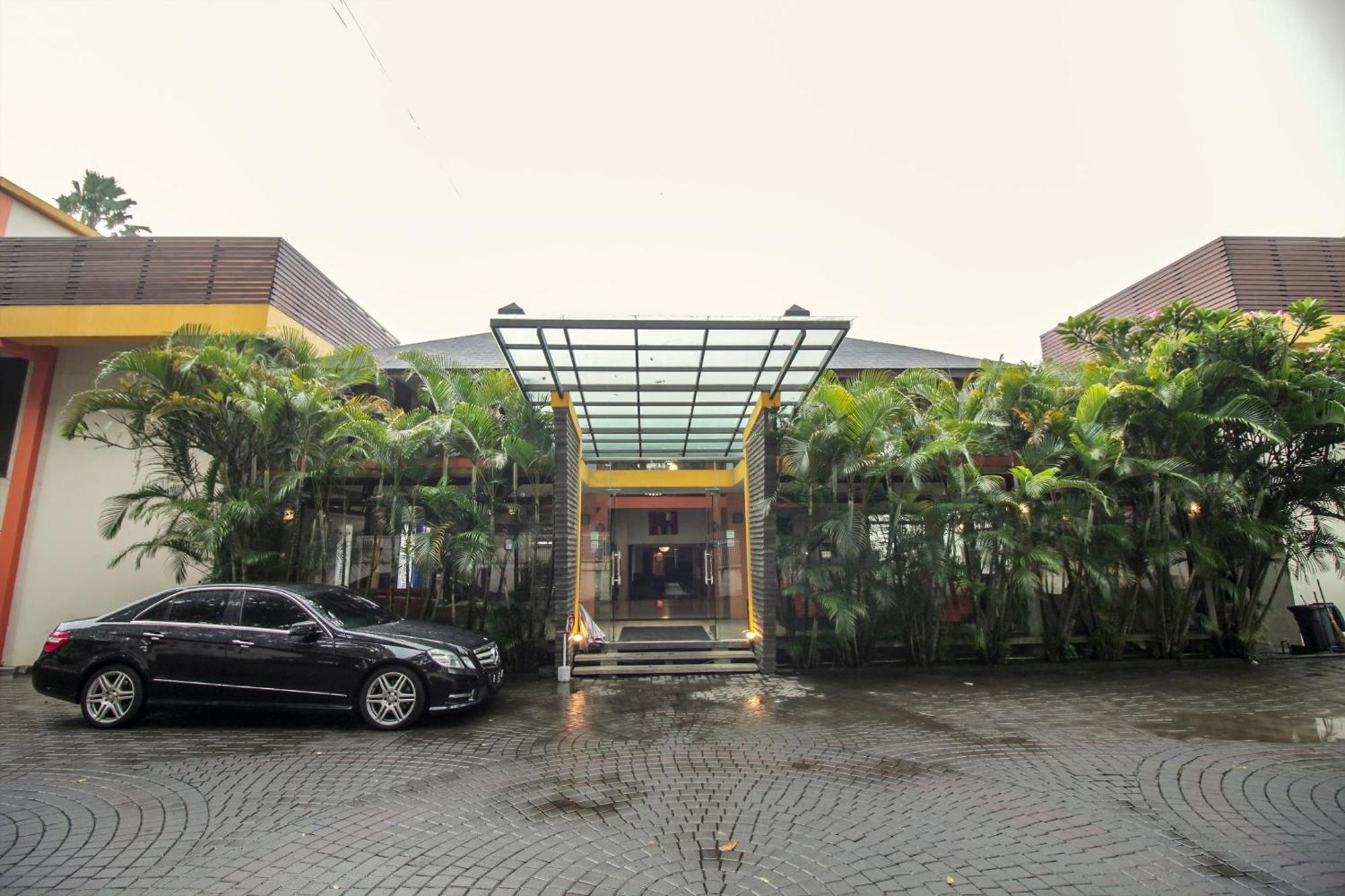 Collection O 295 Grha Ciumbuleuit Guest House Bandung Exterior photo
